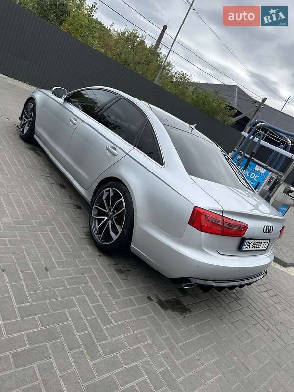 Седан Audi A6 2012 в Сарнах