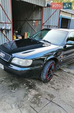 Седан Audi A6 1995 в Жовкві