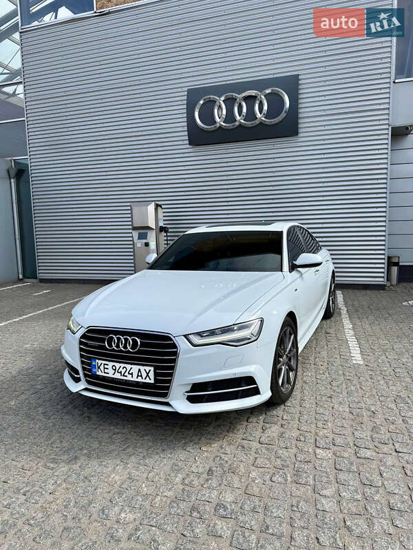 Седан Audi A6 2015 в 