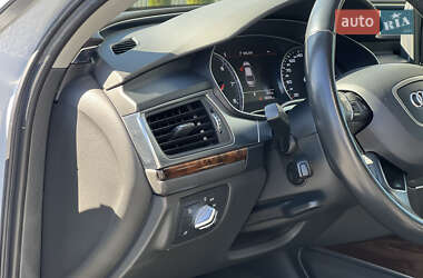 Седан Audi A6 2015 в 