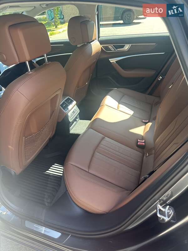 Седан Audi A6 2019 в Бучі