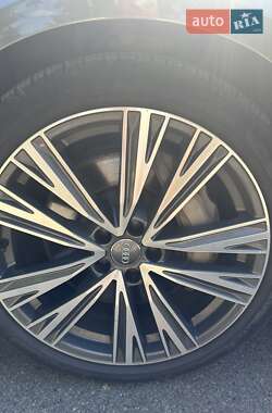 Седан Audi A6 2019 в 