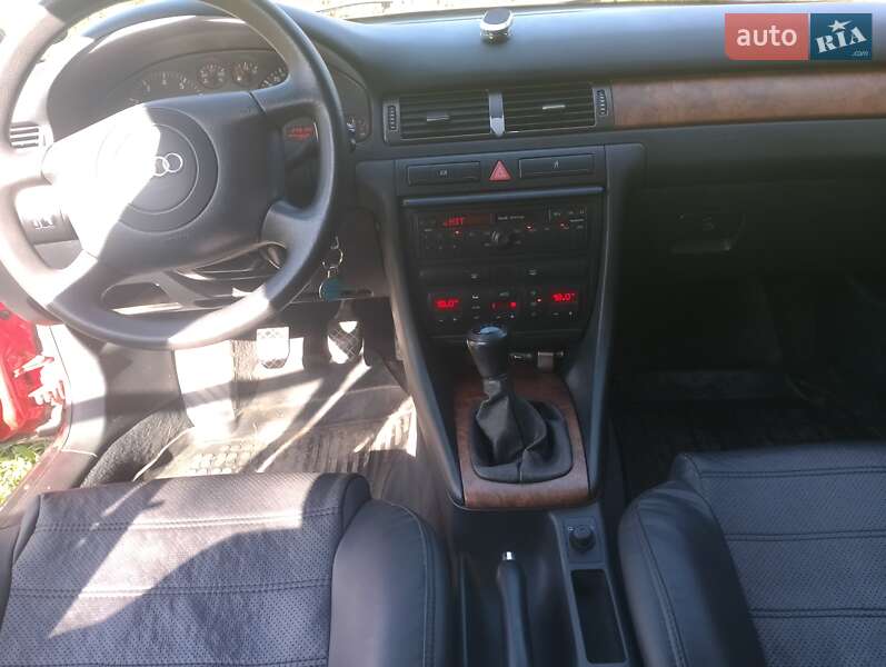 Седан Audi A6 1997 в Бобрке