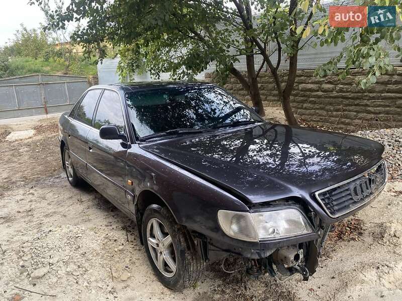 Седан Audi A6 1995 в 