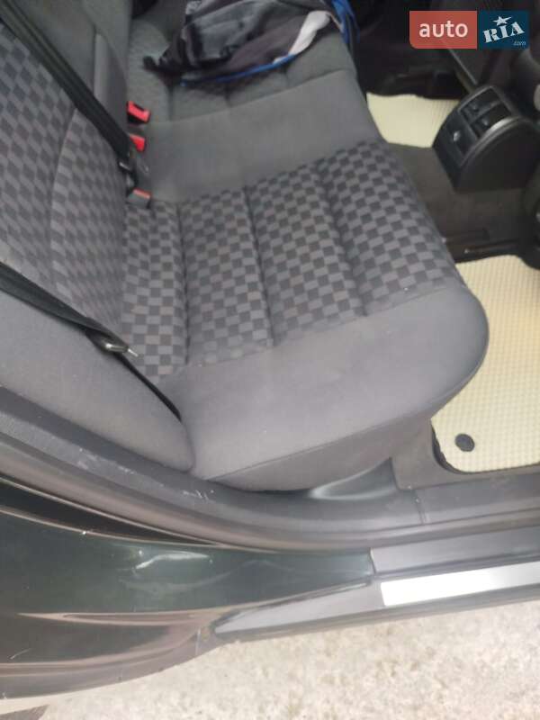 Универсал Audi A6 2001 в Звягеле