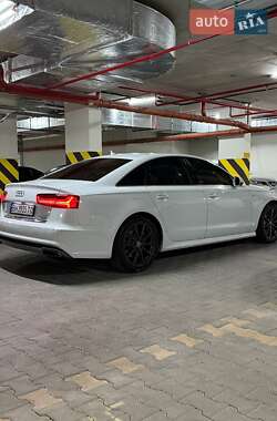 Седан Audi A6 2015 в 