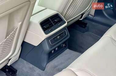 Седан Audi A6 2019 в 