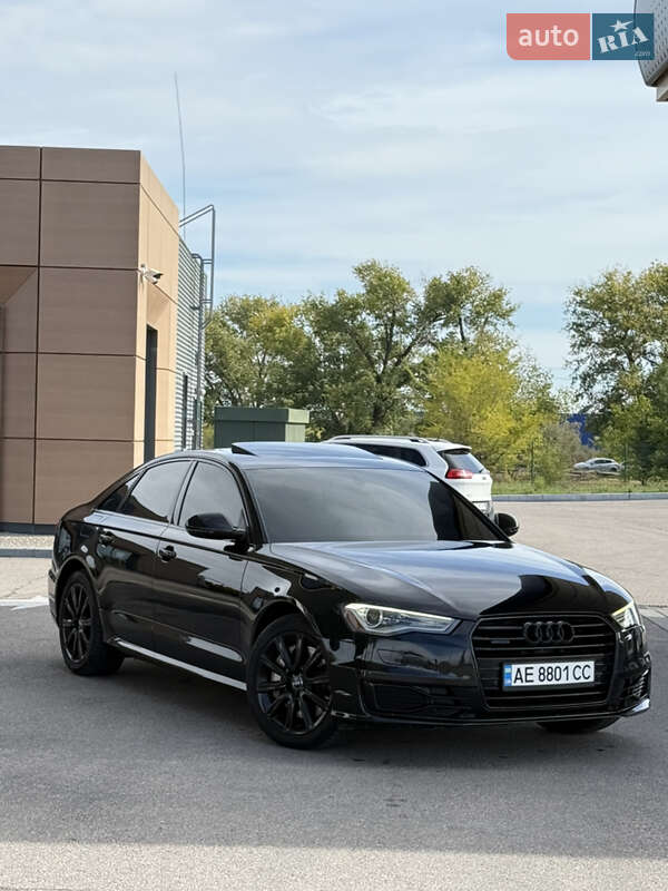 Седан Audi A6 2015 в 