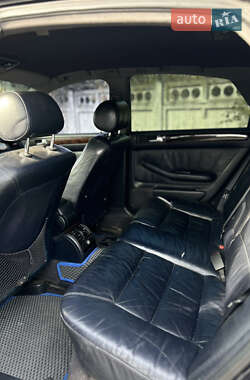 Седан Audi A6 2001 в 