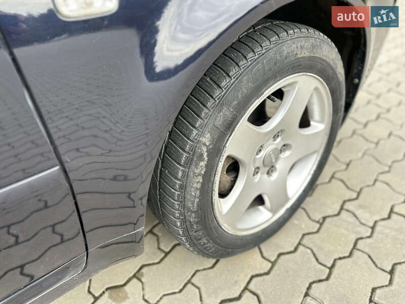Универсал Audi A6 2003 в Костополе