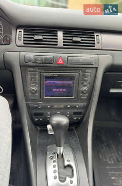 Универсал Audi A6 2004 в 
