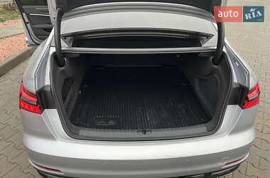 Седан Audi A6 2019 в 