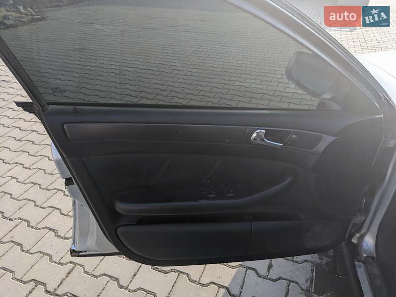 Седан Audi A6 1999 в Новоселице