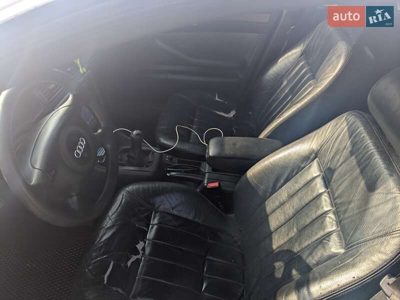 Седан Audi A6 1999 в Новоселице