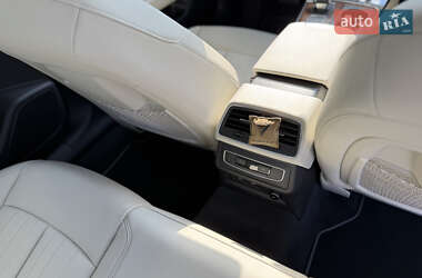 Седан Audi A6 2022 в 