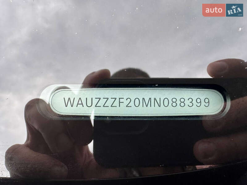 Седан Audi A6 2021 в Радивиліві