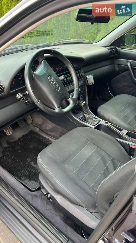 Седан Audi A6 1996 в Черкасах