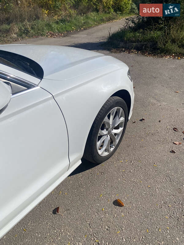 Седан Audi A6 2015 в Знам'янці