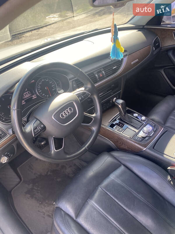 Седан Audi A6 2015 в Знам'янці