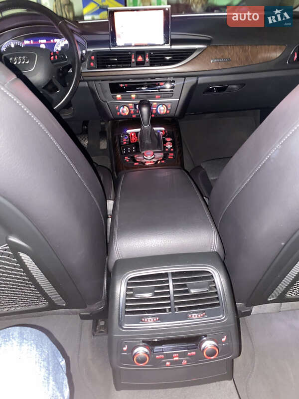 Седан Audi A6 2015 в Знам'янці