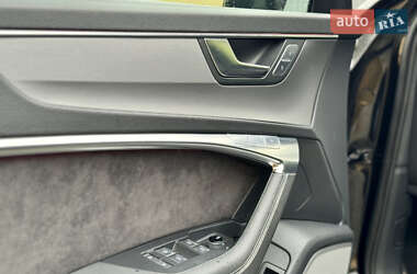 Седан Audi A6 2019 в 
