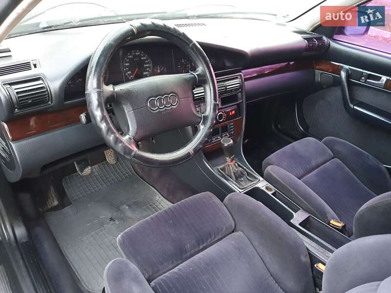 Седан Audi A6 1995 в Кременчуці