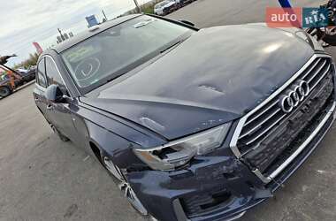 Седан Audi A6 2019 в 