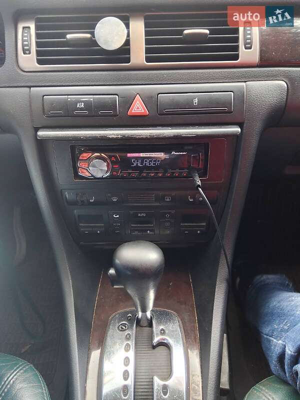 Седан Audi A6 1998 в Черкасах