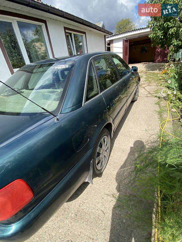 Седан Audi A6 1995 в Городку