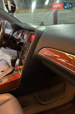 Седан Audi A6 2004 в  фото 13 Седан Audi A6 2004 в