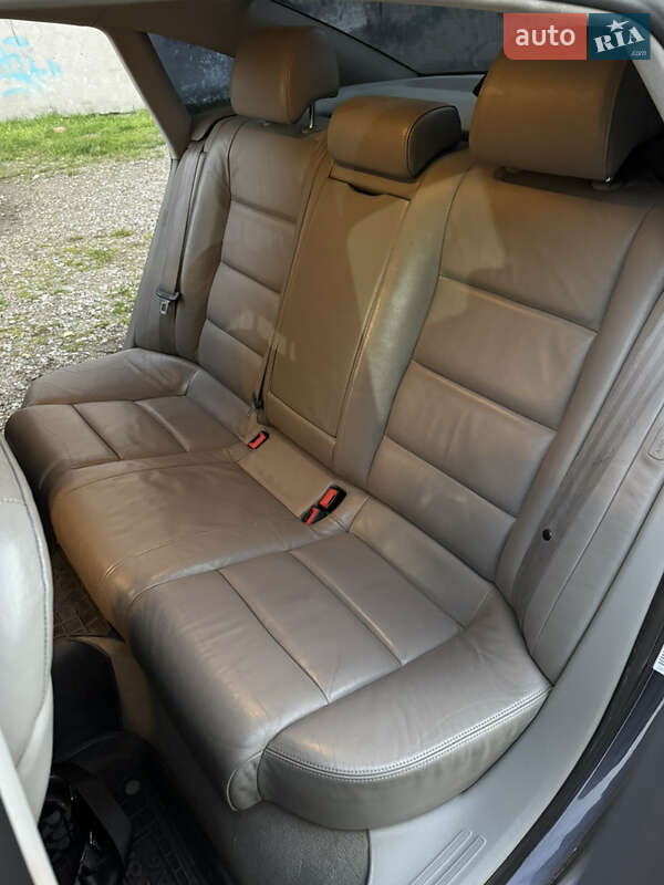 Седан Audi A6 2004 в Чернівцях
