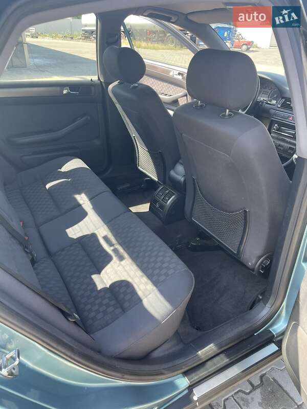 Седан Audi A6 1998 в Виноградові