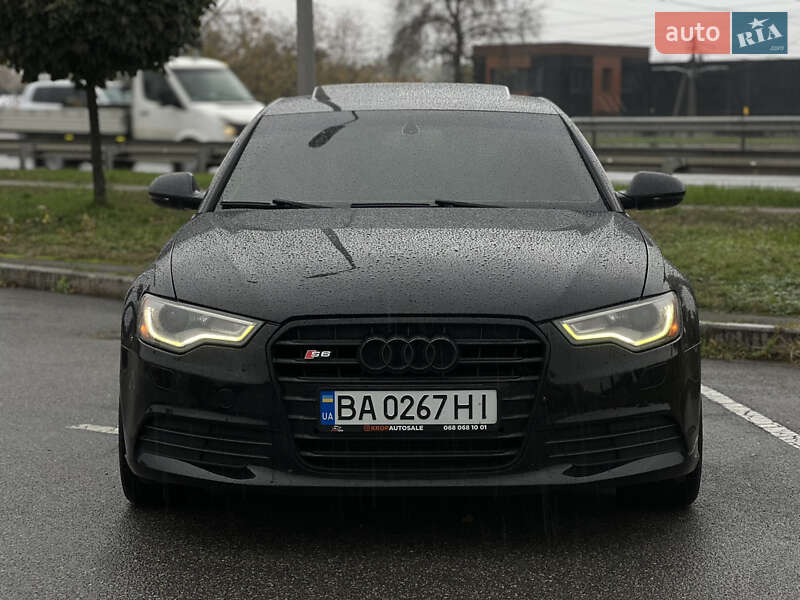 Седан Audi A6 2014 в 