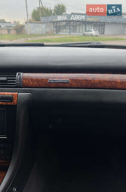 Седан Audi A6 2002 в 