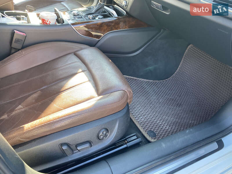 Седан Audi A6 2014 в Чернівцях