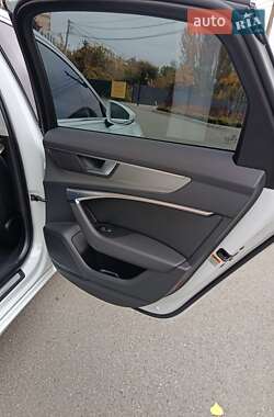 Седан Audi A6 2021 в 
