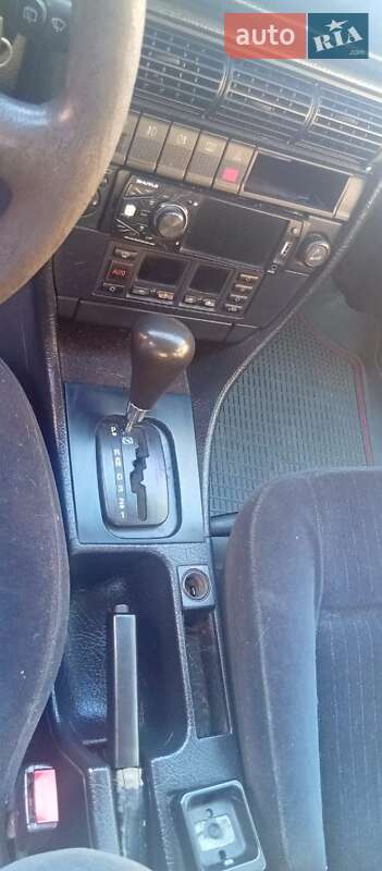 Седан Audi A6 1995 в Черновцах