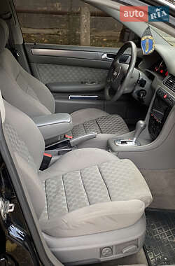 Седан Audi A6 2002 в  фото 4 Седан Audi A6 2002 в