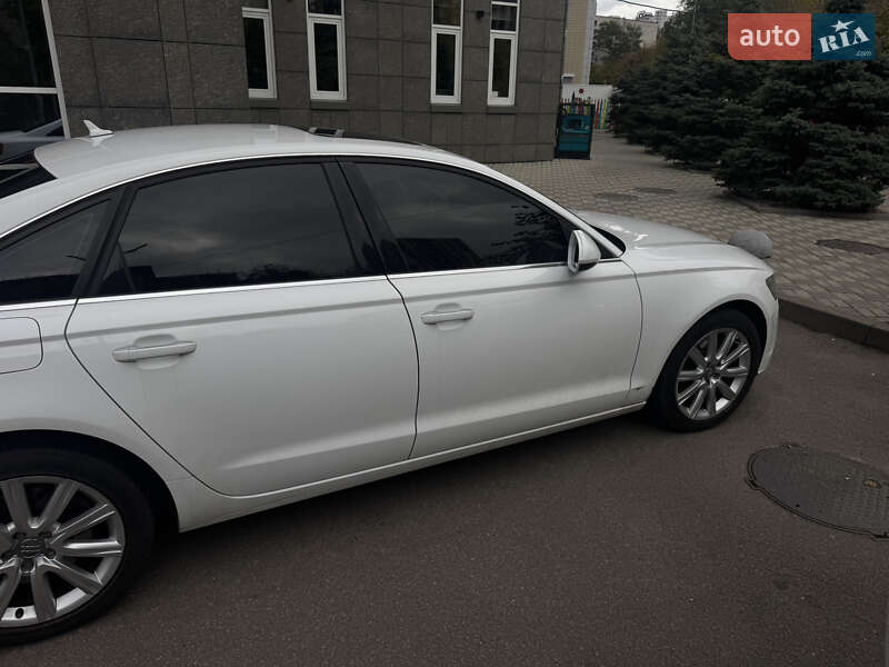 Седан Audi A6 2014 в Киеве