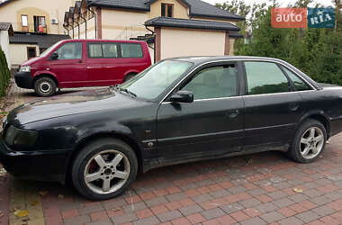Седан Audi A6 1995 в Жовкві