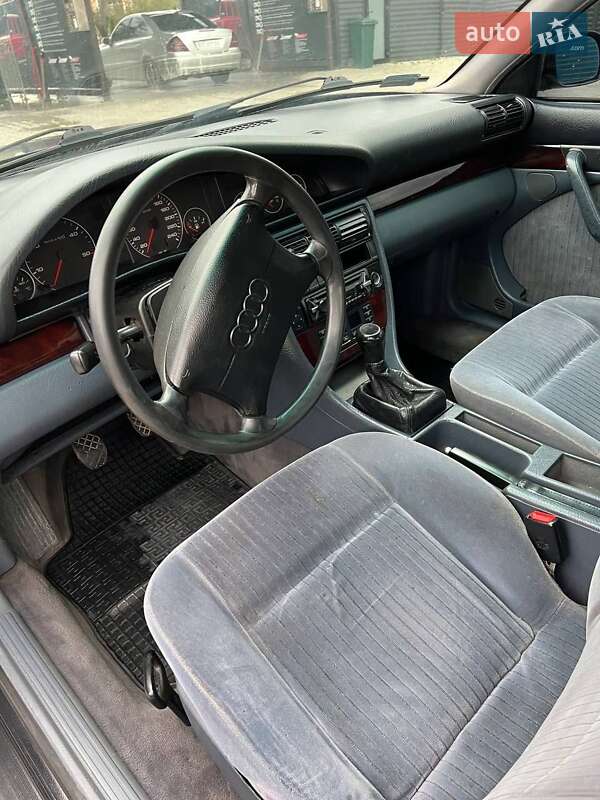 Седан Audi A6 1995 в Чернівцях