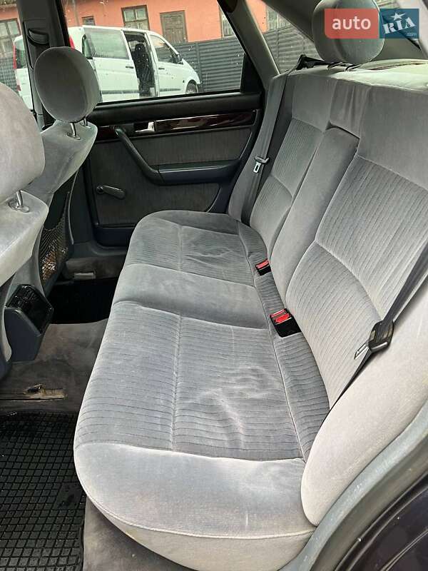 Седан Audi A6 1995 в Чернівцях