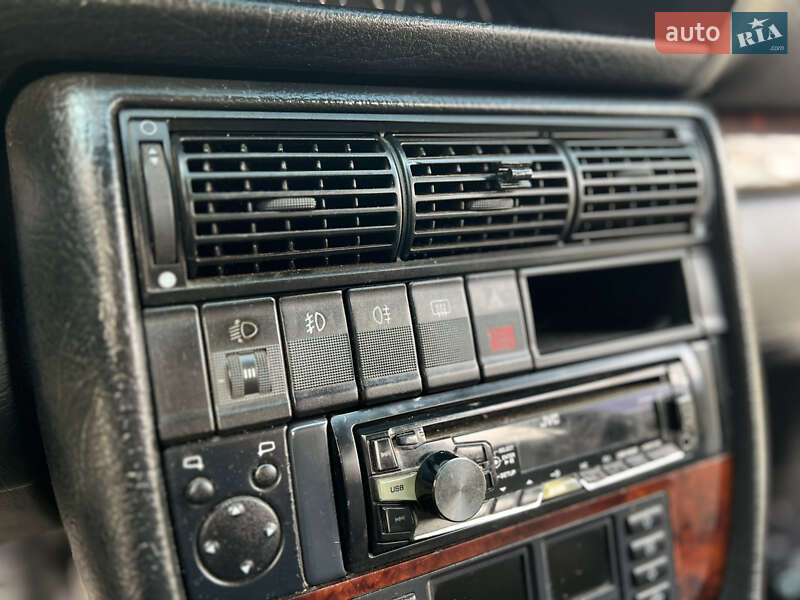 Універсал Audi A6 1995 в Новояворівську