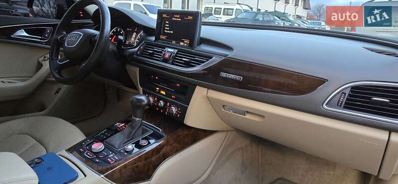 Седан Audi A6 2013 в Хоролі