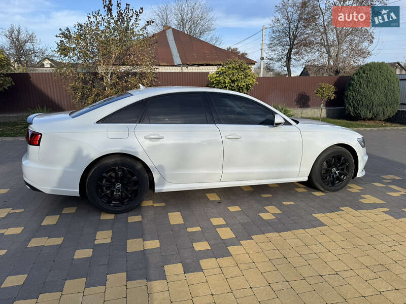 Седан Audi A6 2015 в Киеве