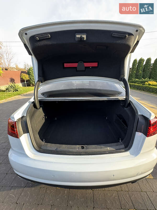 Седан Audi A6 2015 в Киеве