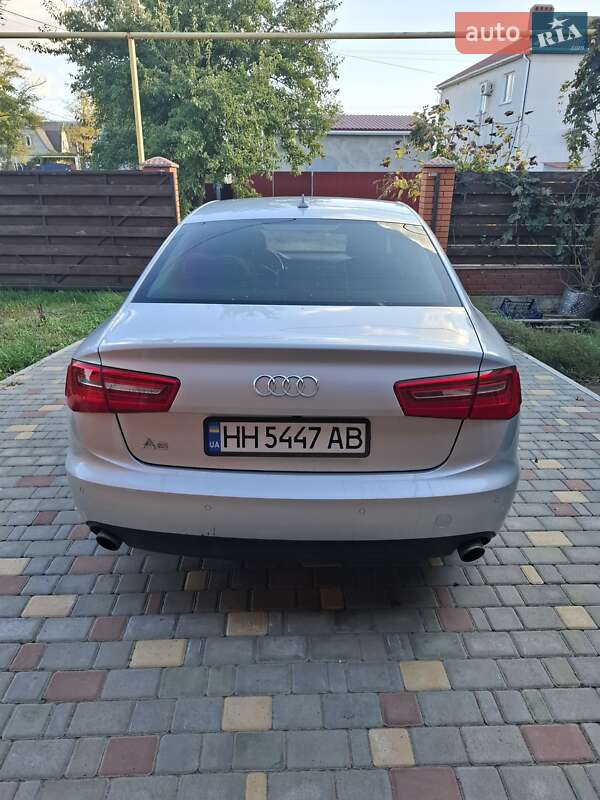 Седан Audi A6 2013 в Маяках
