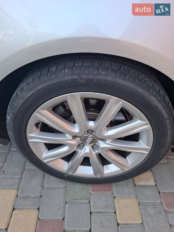 Седан Audi A6 2013 в Маяках