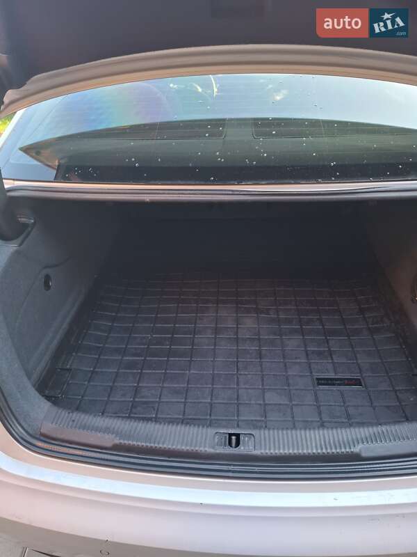 Седан Audi A6 2013 в Маяках