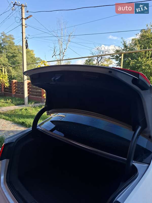 Седан Audi A6 2013 в Маяках